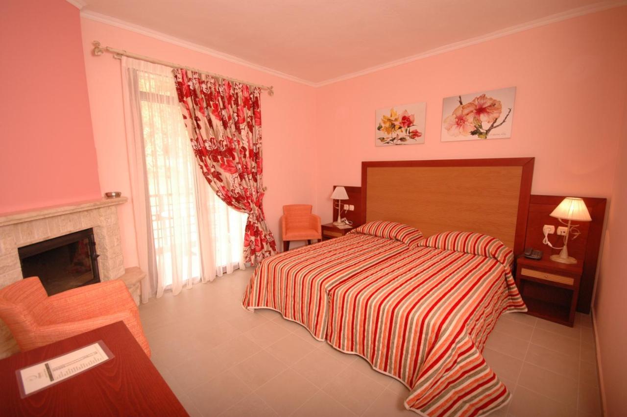 4 Epoxes Hotel Spa Káto Loutrákion Habitación foto