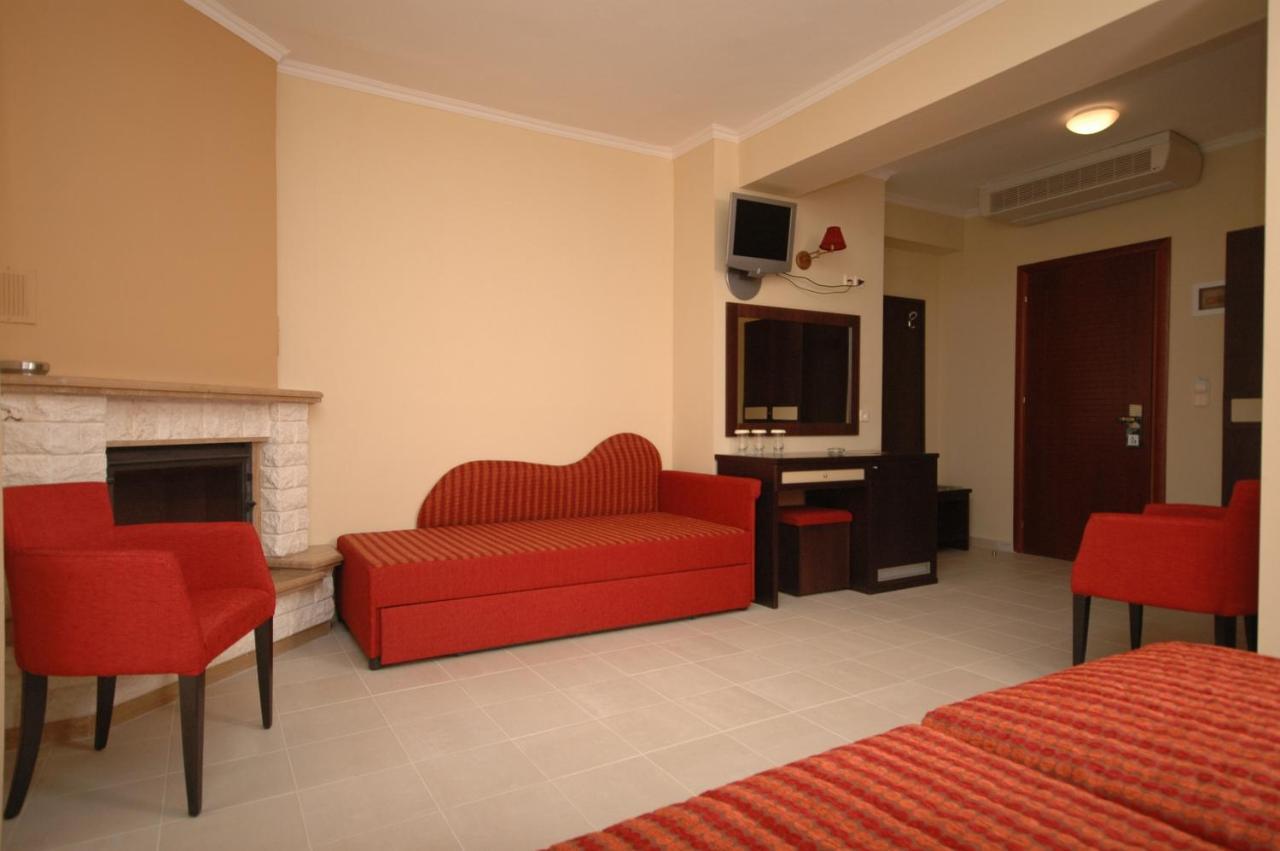 4 Epoxes Hotel Spa Káto Loutrákion Habitación foto